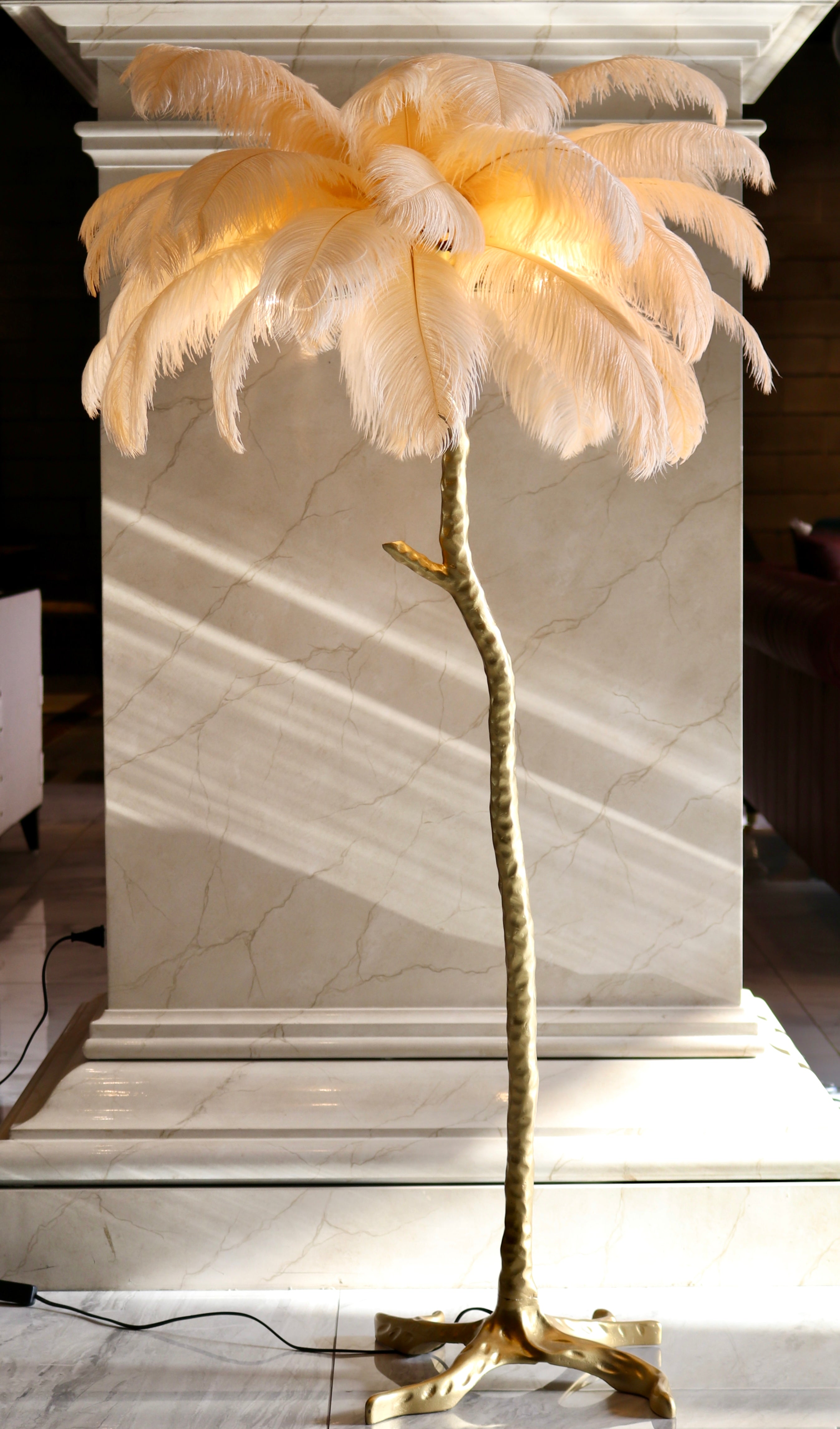 FEATHER FLOOR LAMP